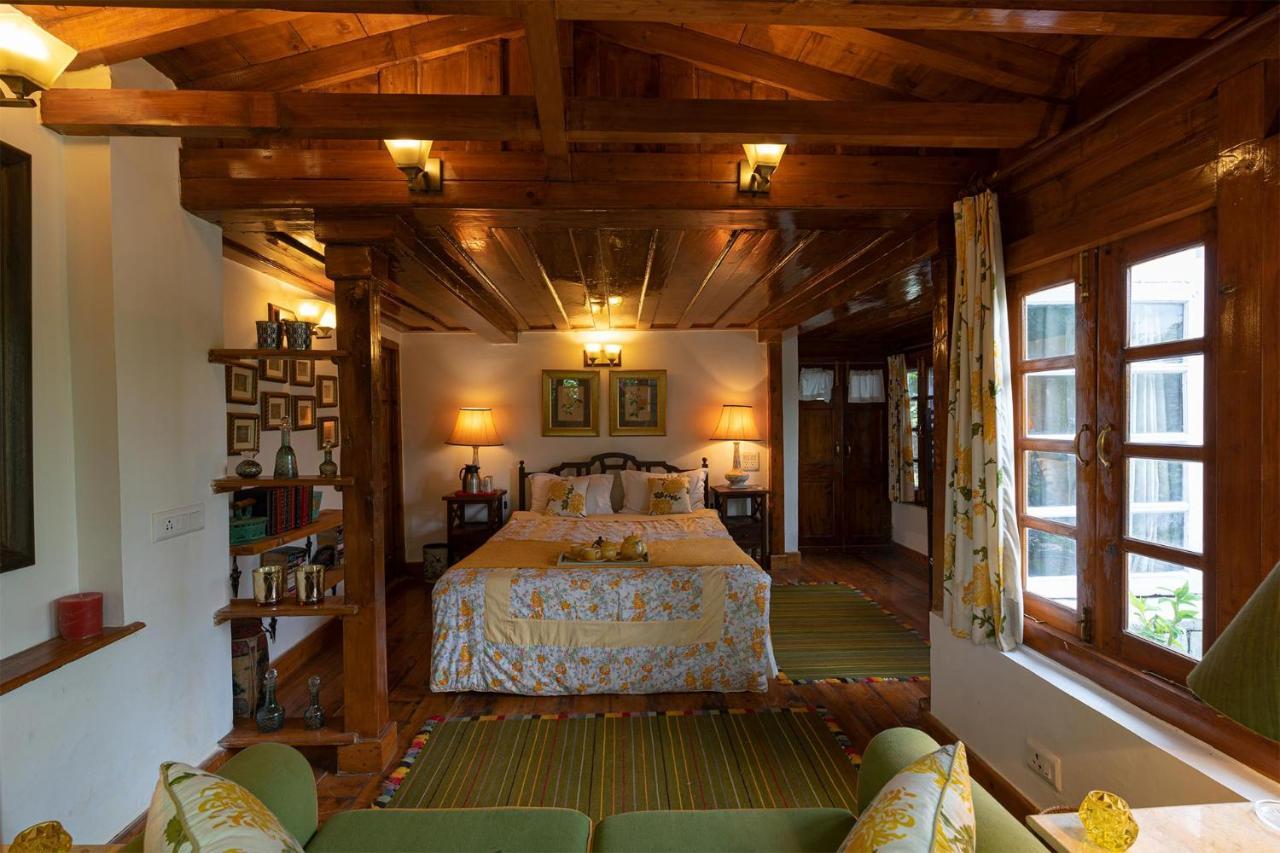 Stayvista At Violet Hill With Bonfire, Gazebo & Hill View Shimla Exterior photo