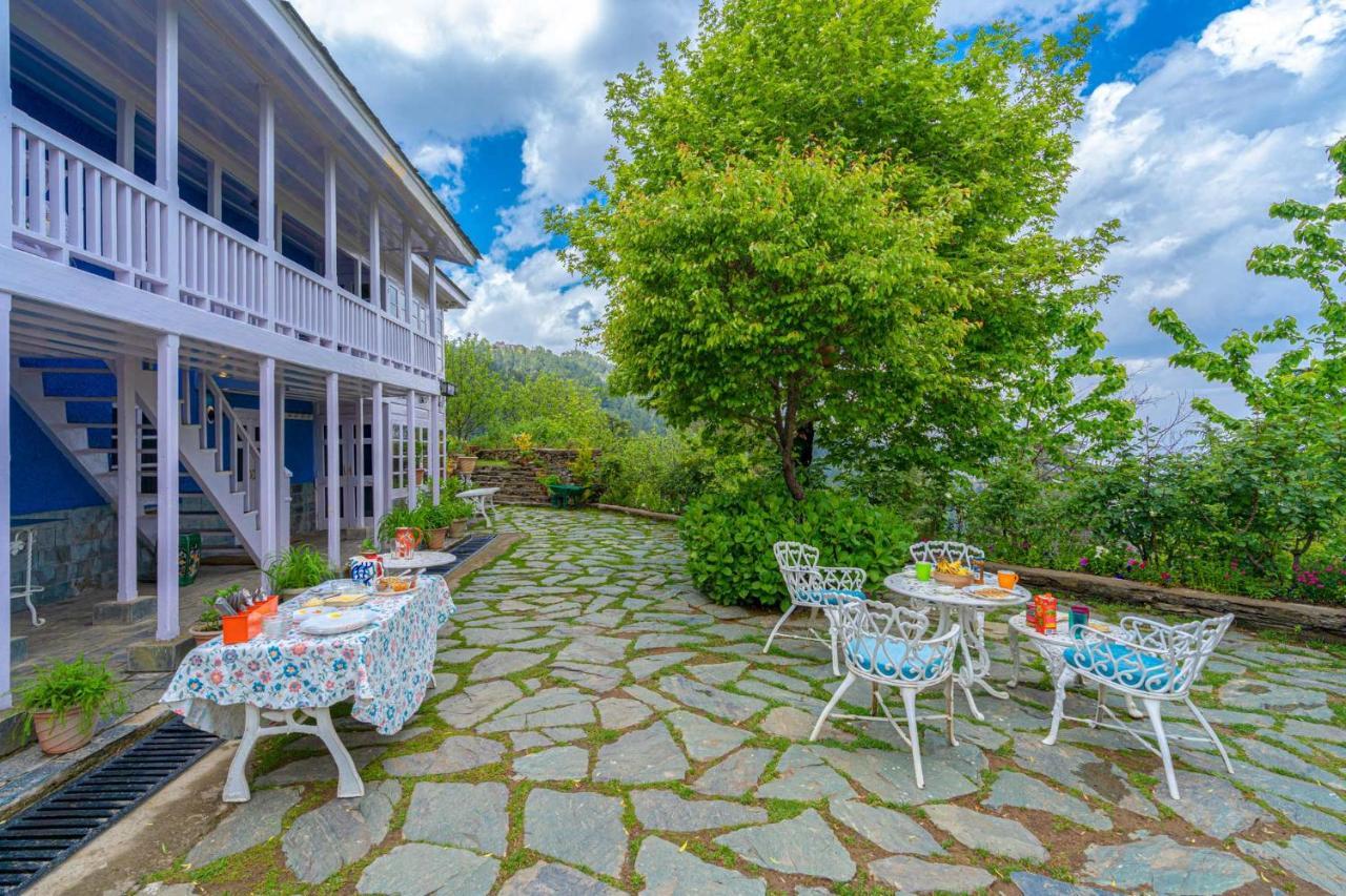 Stayvista At Violet Hill With Bonfire, Gazebo & Hill View Shimla Exterior photo