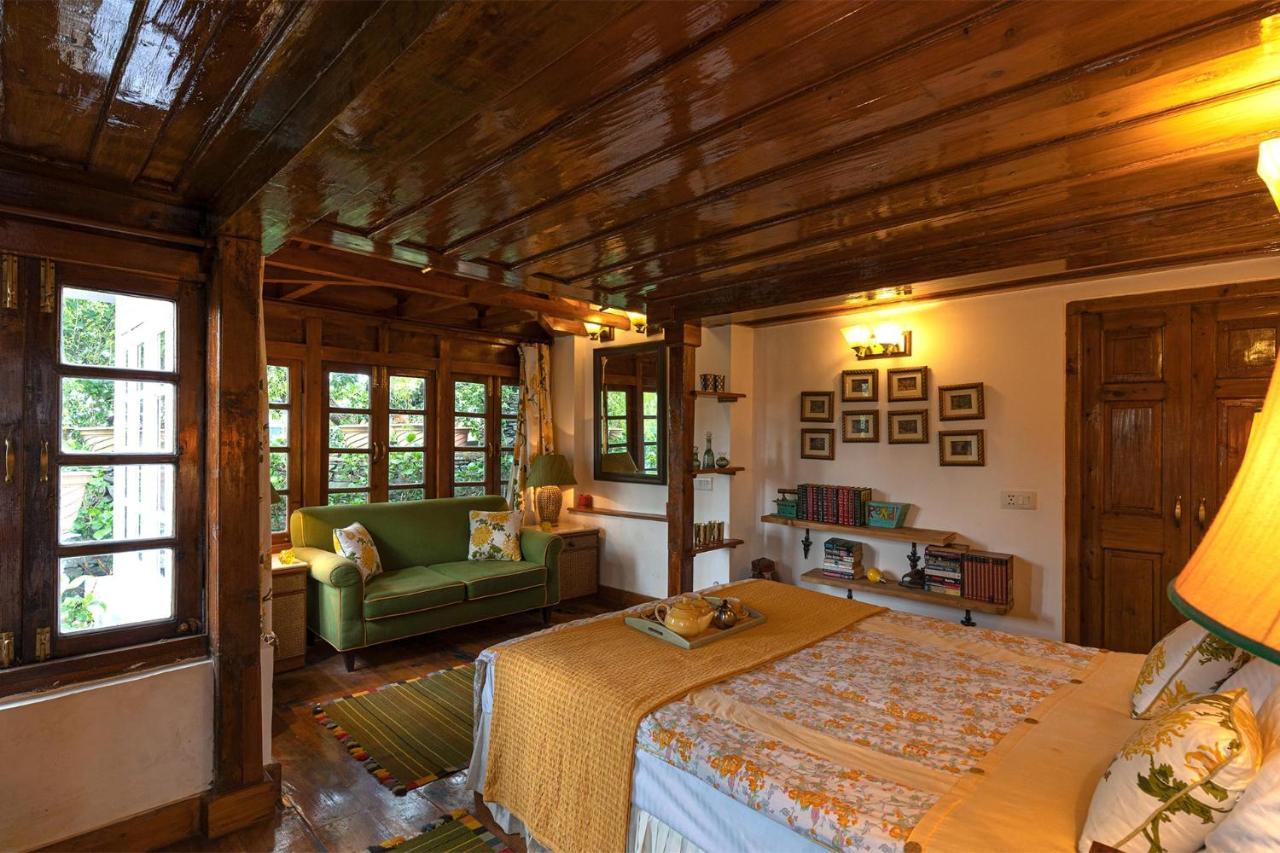 Stayvista At Violet Hill With Bonfire, Gazebo & Hill View Shimla Exterior photo