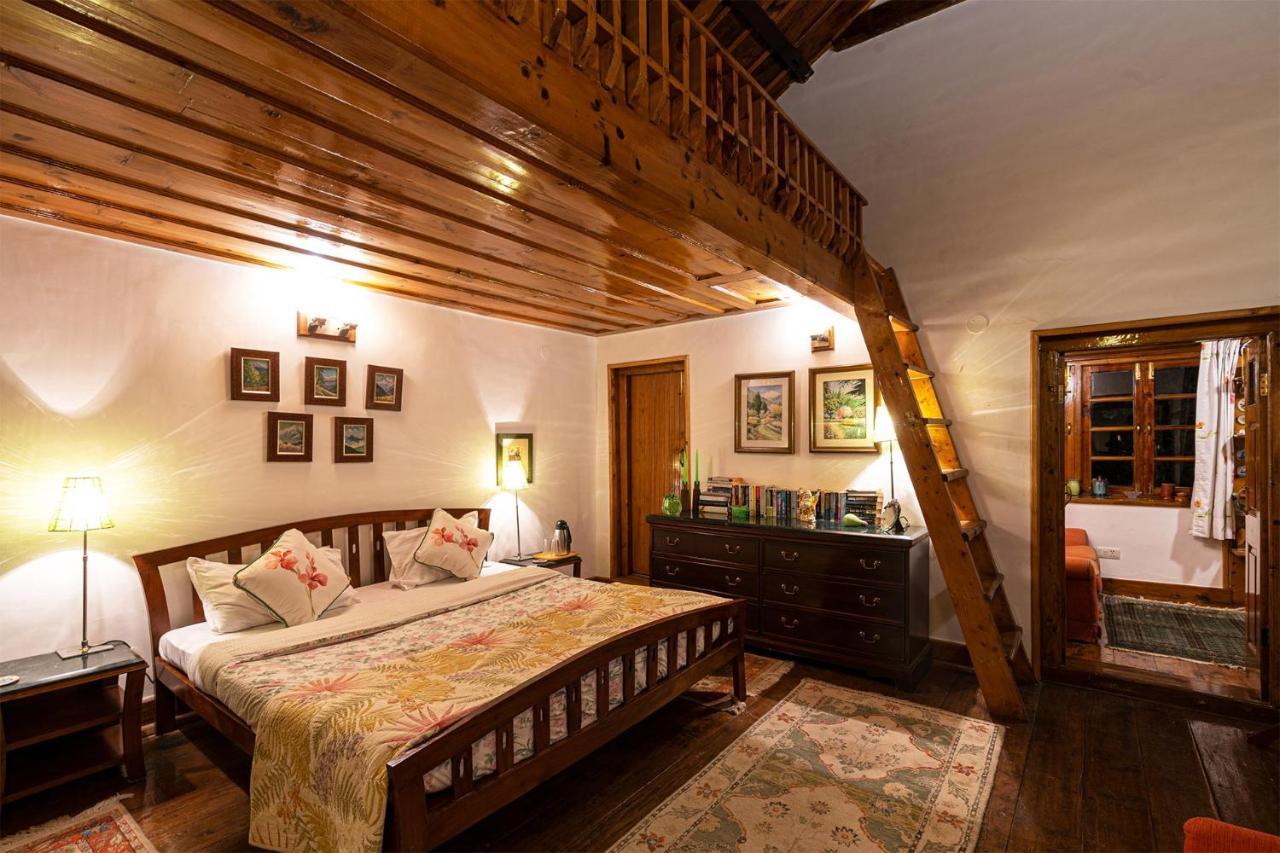 Stayvista At Violet Hill With Bonfire, Gazebo & Hill View Shimla Exterior photo