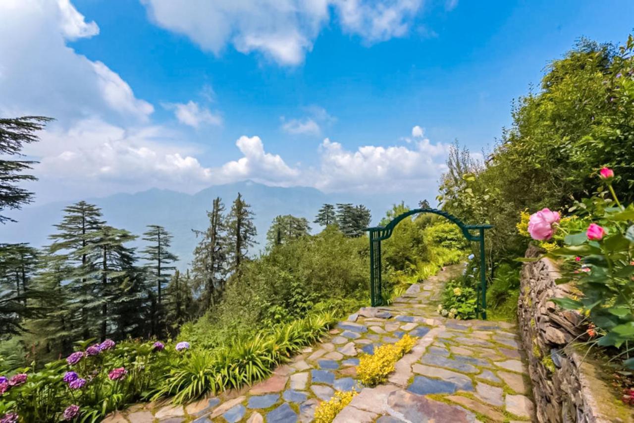 Stayvista At Violet Hill With Bonfire, Gazebo & Hill View Shimla Exterior photo